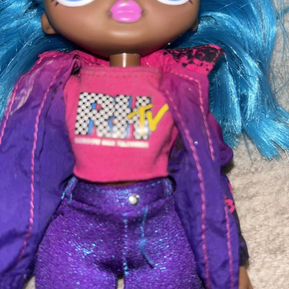 Lol Surprise OMG Chillax Fashion Doll Series 3 Blue Hair - Picture 6 of 6